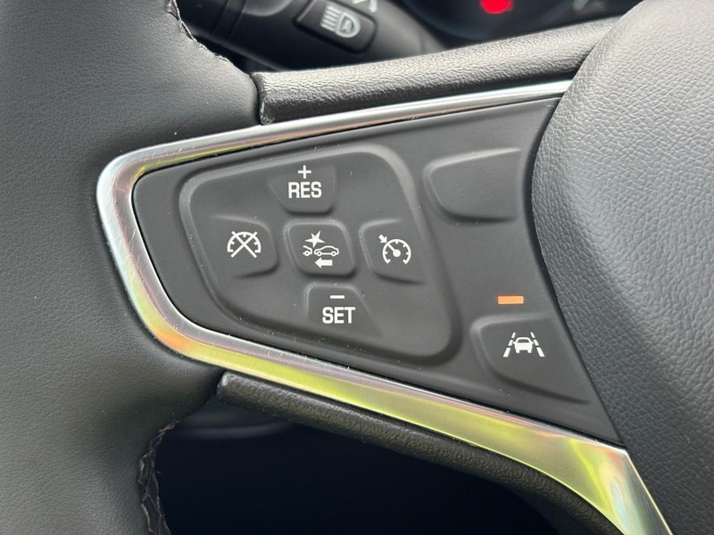 Chevrolet Equinox Vehicle Full-screen Gallery Image 17
