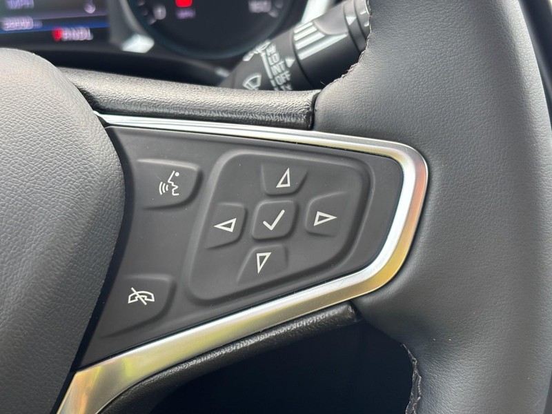 Chevrolet Equinox Vehicle Full-screen Gallery Image 18