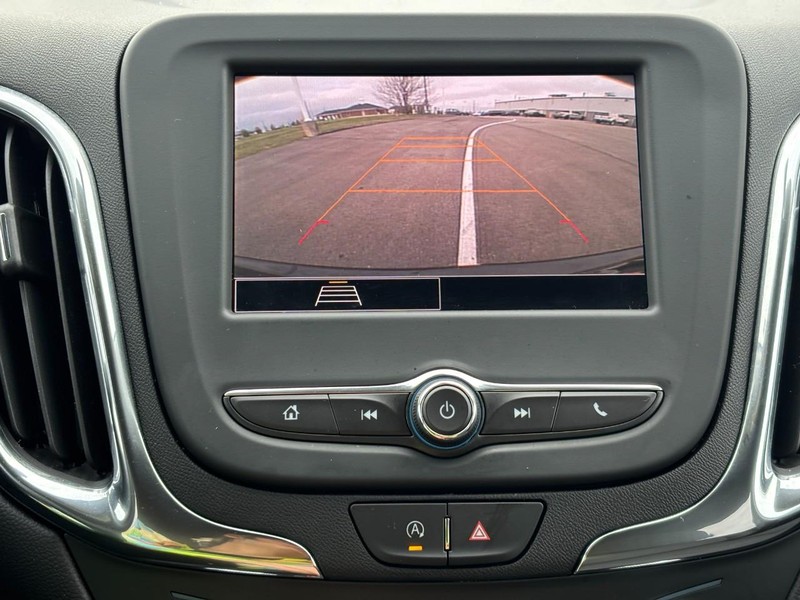 Chevrolet Equinox Vehicle Full-screen Gallery Image 21