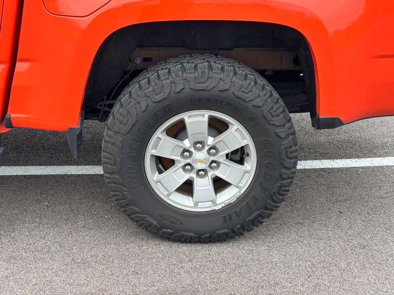 Chevrolet Colorado Vehicle Full-screen Gallery Image 09