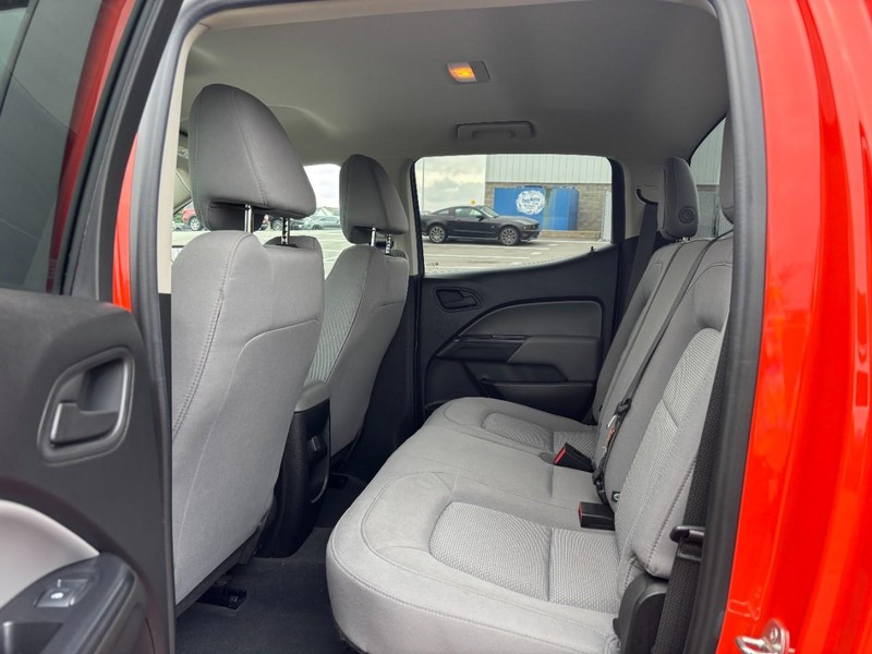 Chevrolet Colorado Vehicle Full-screen Gallery Image 10