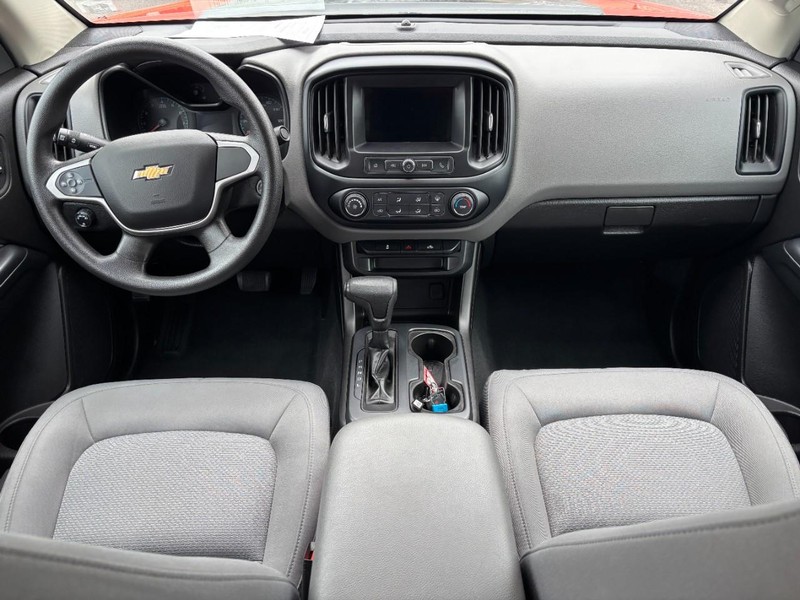 Chevrolet Colorado Vehicle Full-screen Gallery Image 11