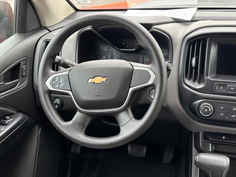 Chevrolet Colorado Vehicle Full-screen Gallery Image 12