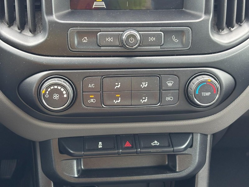 Chevrolet Colorado Vehicle Full-screen Gallery Image 21