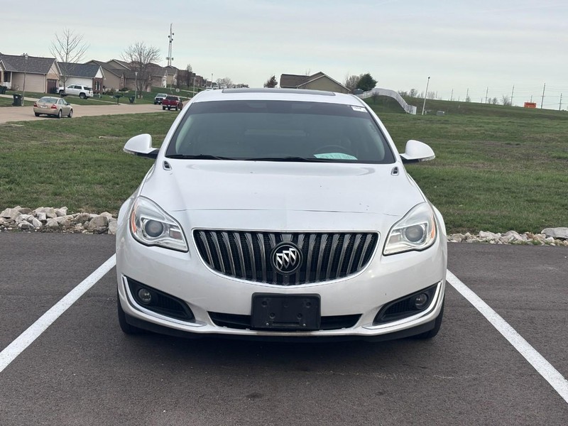 Buick Regal Vehicle Full-screen Gallery Image 02