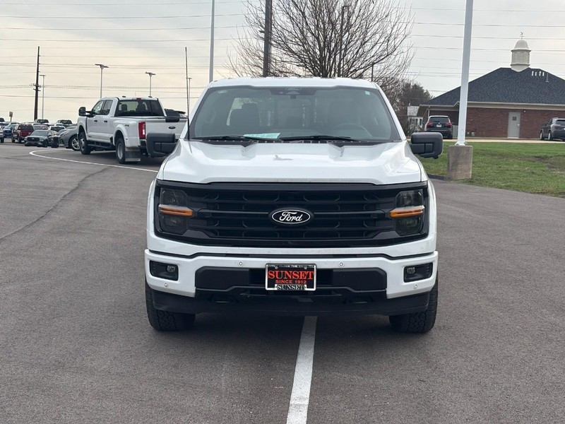 Ford F-150 Vehicle Full-screen Gallery Image 08