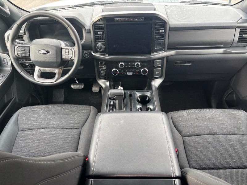 Ford F-150 Vehicle Full-screen Gallery Image 11