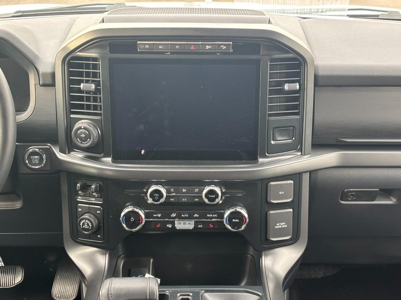 Ford F-150 Vehicle Full-screen Gallery Image 13