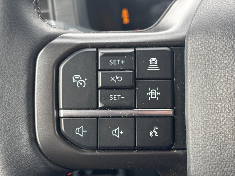 Ford F-150 Vehicle Full-screen Gallery Image 18