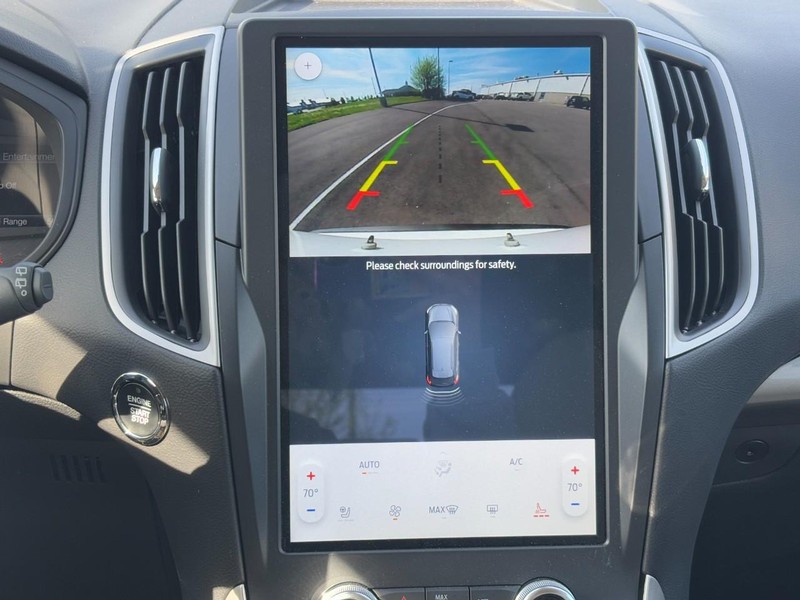 Ford Edge Vehicle Full-screen Gallery Image 21