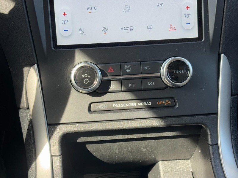 Ford Edge Vehicle Full-screen Gallery Image 22