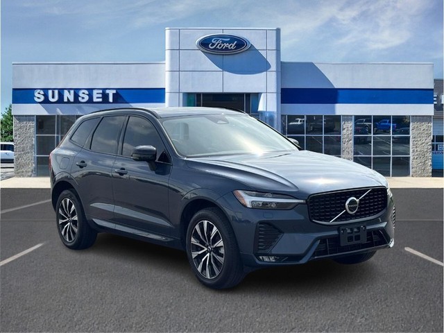 Waterloo IL 2024 Volvo XC60 more details - volvo xc60