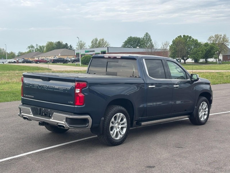 Chevrolet Silverado 1500 Vehicle Full-screen Gallery Image 03