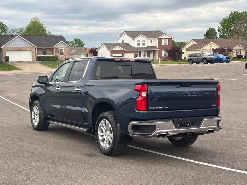 Chevrolet Silverado 1500 Vehicle Full-screen Gallery Image 05