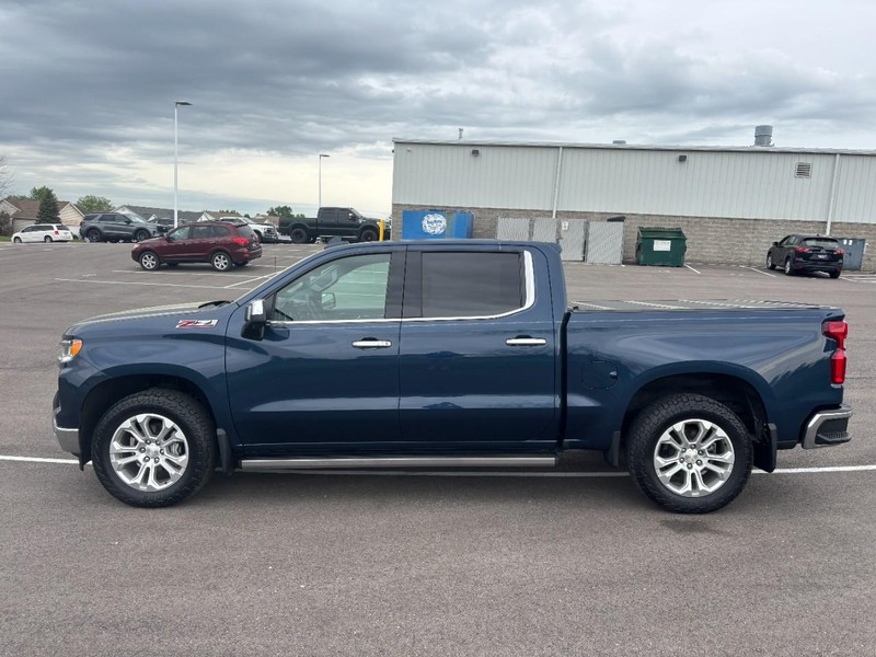 Chevrolet Silverado 1500 Vehicle Full-screen Gallery Image 06