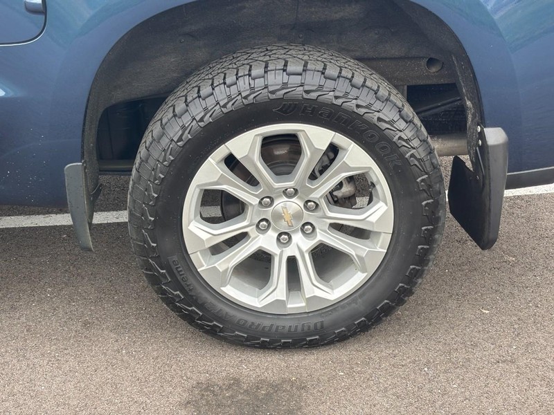 Chevrolet Silverado 1500 Vehicle Full-screen Gallery Image 09