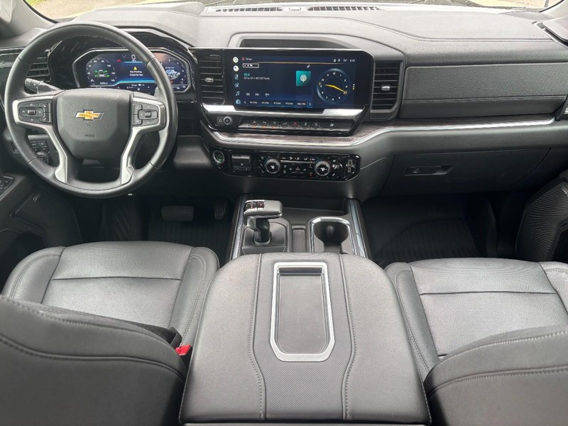 Chevrolet Silverado 1500 Vehicle Full-screen Gallery Image 11