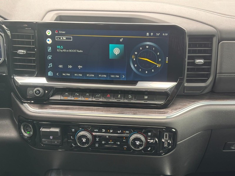 Chevrolet Silverado 1500 Vehicle Full-screen Gallery Image 13