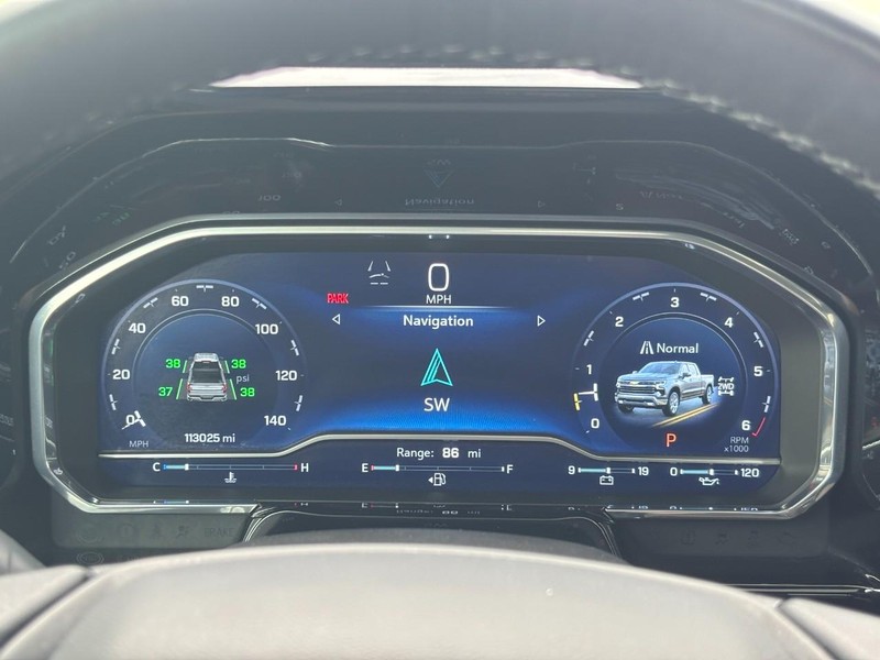 Chevrolet Silverado 1500 Vehicle Full-screen Gallery Image 19