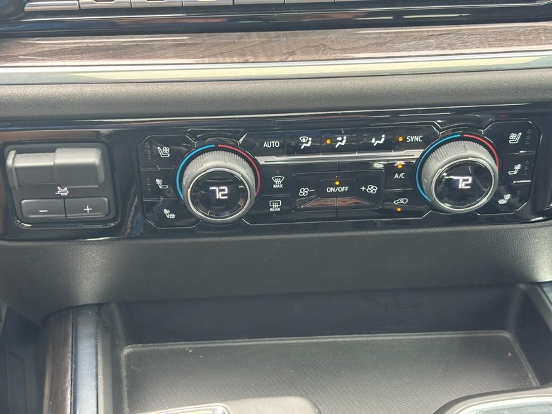 Chevrolet Silverado 1500 Vehicle Full-screen Gallery Image 22