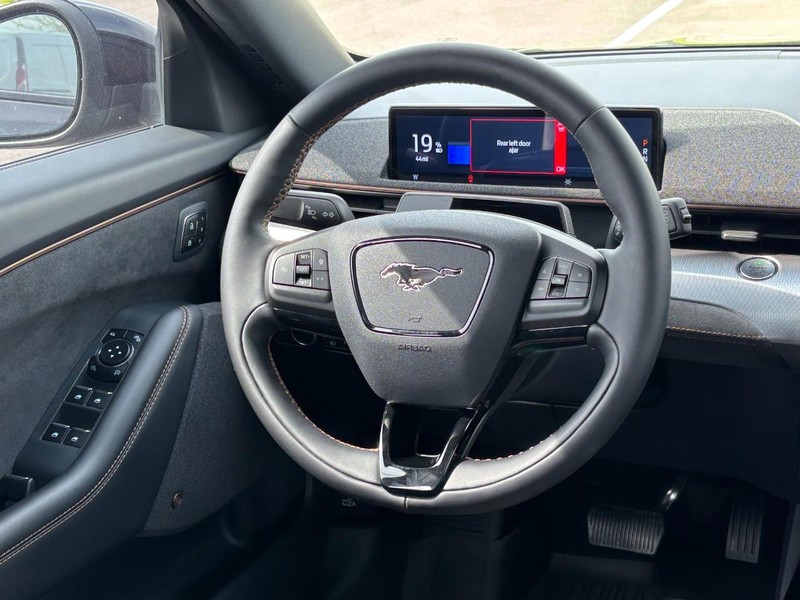 Ford Mustang Mach-E Vehicle Full-screen Gallery Image 12