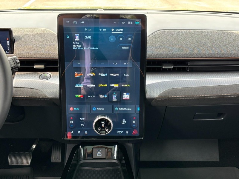 Ford Mustang Mach-E Vehicle Full-screen Gallery Image 13