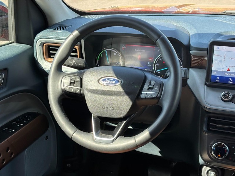 Ford Maverick Vehicle Full-screen Gallery Image 12