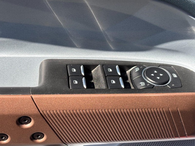 Ford Maverick Vehicle Full-screen Gallery Image 16