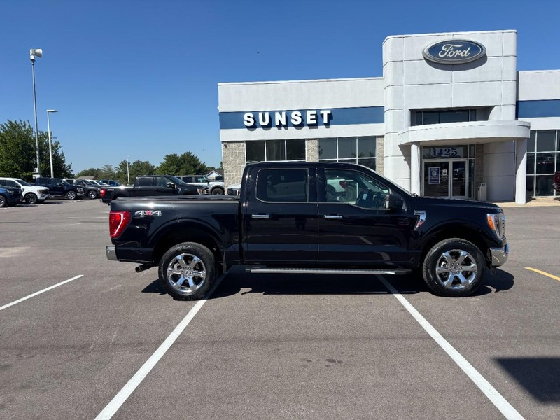 Ford F-150 Vehicle Full-screen Gallery Image 02