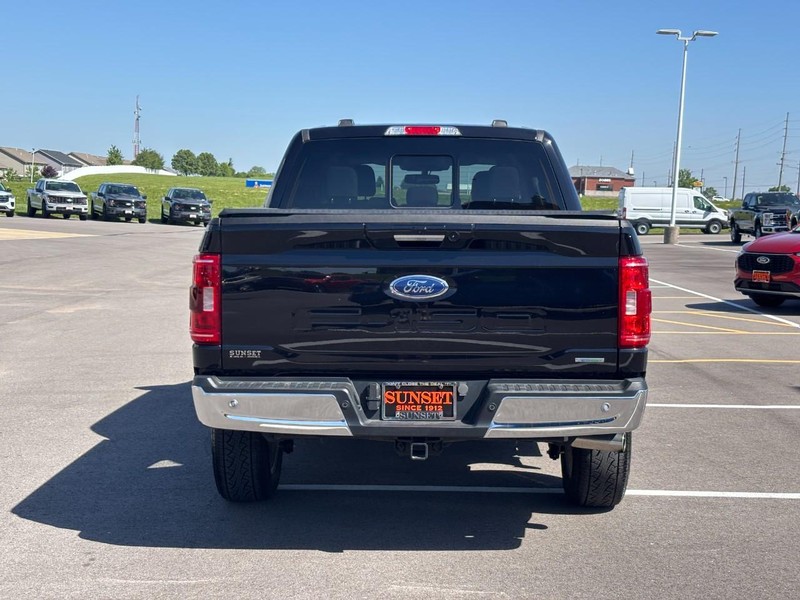 Ford F-150 Vehicle Full-screen Gallery Image 04