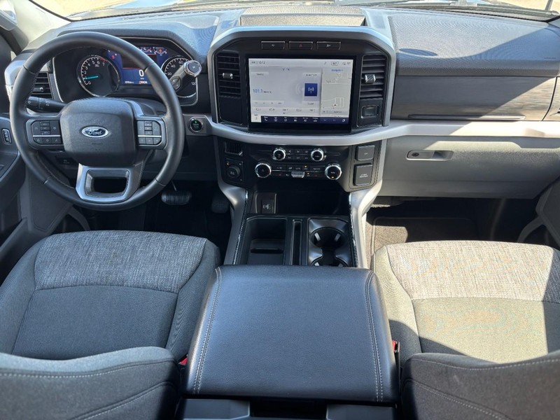 Ford F-150 Vehicle Full-screen Gallery Image 11