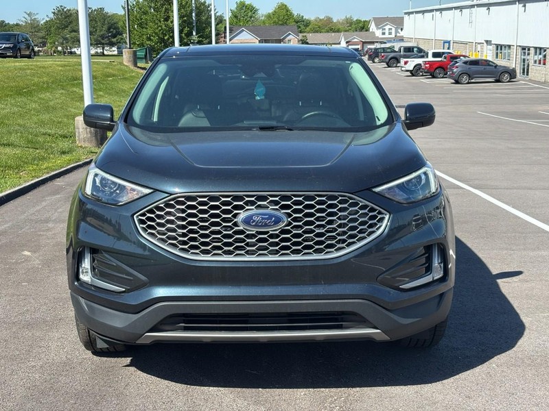 Ford Edge Vehicle Full-screen Gallery Image 02