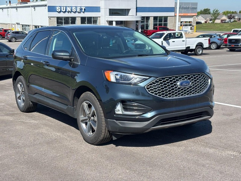 Ford Edge Vehicle Full-screen Gallery Image 03