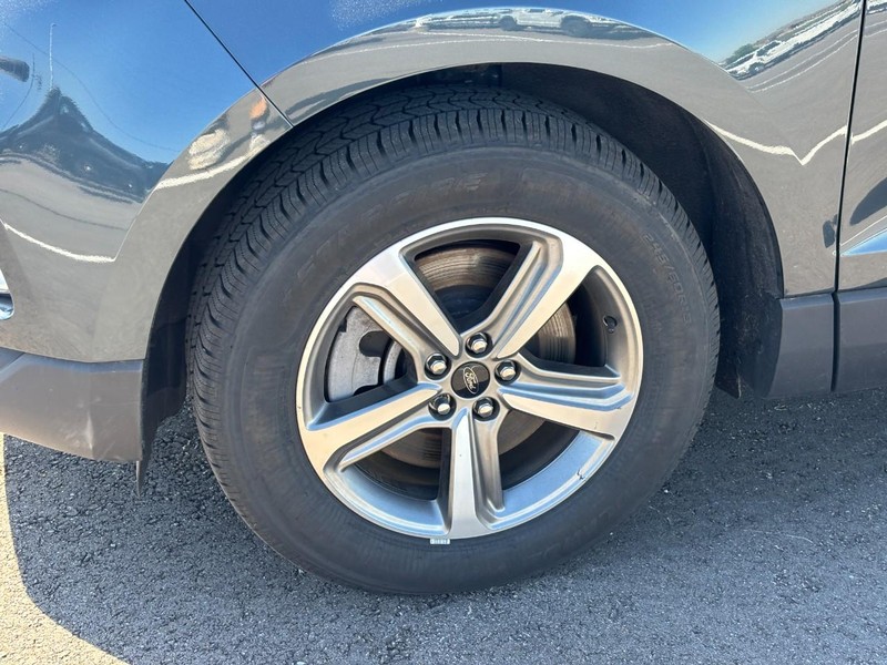 Ford Edge Vehicle Full-screen Gallery Image 04