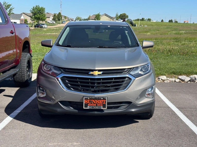 Chevrolet Equinox Vehicle Full-screen Gallery Image 02