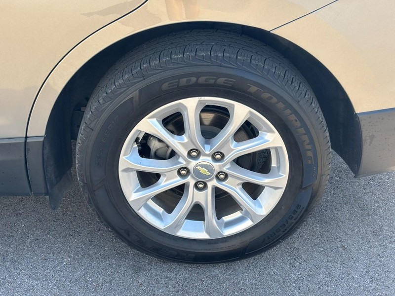 Chevrolet Equinox Vehicle Full-screen Gallery Image 09