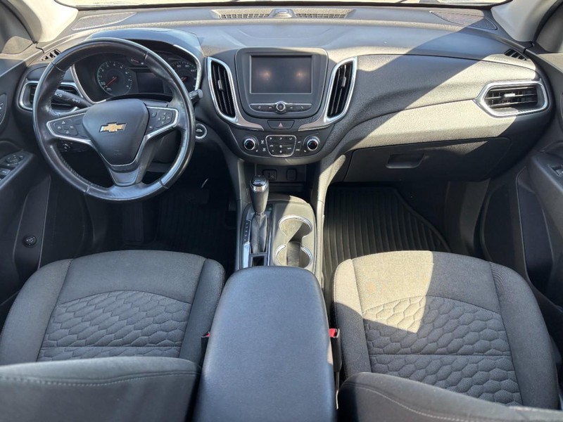 Chevrolet Equinox Vehicle Full-screen Gallery Image 11