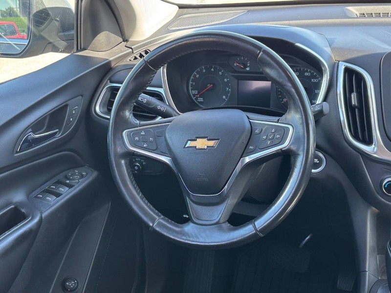 Chevrolet Equinox Vehicle Full-screen Gallery Image 12