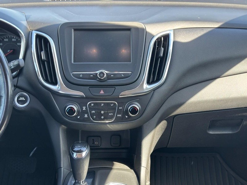 Chevrolet Equinox Vehicle Full-screen Gallery Image 13