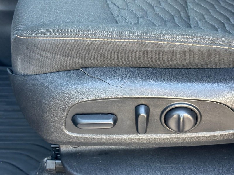 Chevrolet Equinox Vehicle Full-screen Gallery Image 15