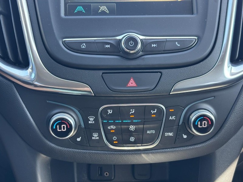 Chevrolet Equinox Vehicle Full-screen Gallery Image 22
