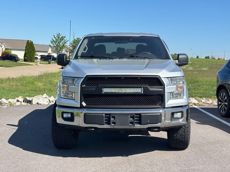 Ford F-150 Vehicle Full-screen Gallery Image 02