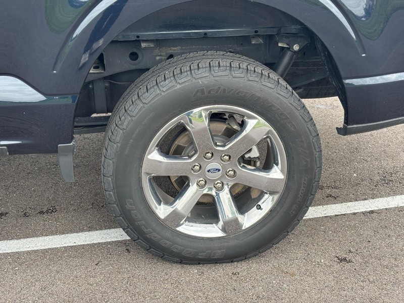 Ford F-150 Vehicle Full-screen Gallery Image 09