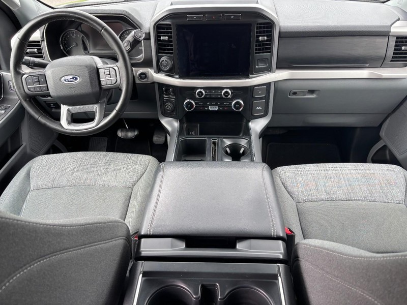 Ford F-150 Vehicle Full-screen Gallery Image 11