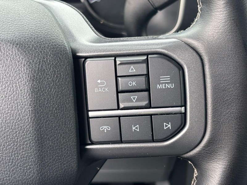 Ford F-150 Vehicle Full-screen Gallery Image 18