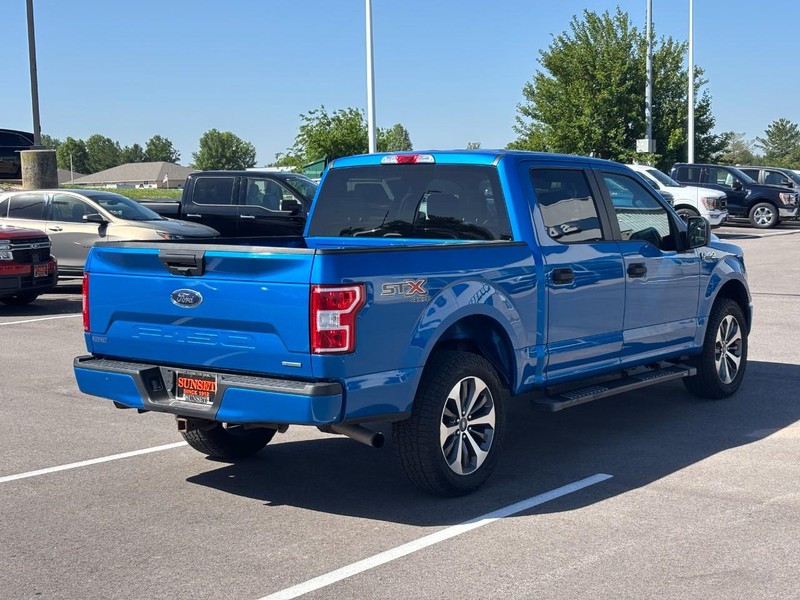 Ford F-150 Vehicle Full-screen Gallery Image 03