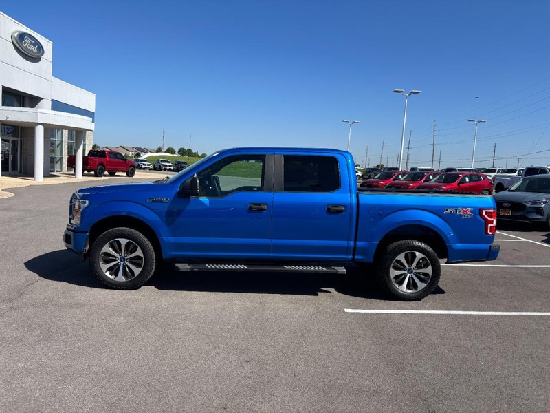 Ford F-150 Vehicle Full-screen Gallery Image 06