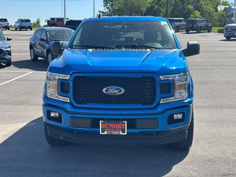Ford F-150 Vehicle Full-screen Gallery Image 08