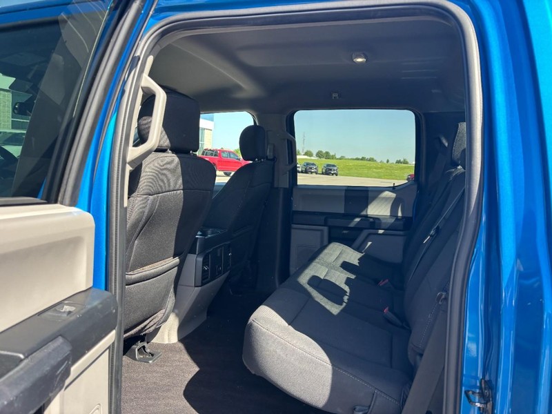 Ford F-150 Vehicle Full-screen Gallery Image 10