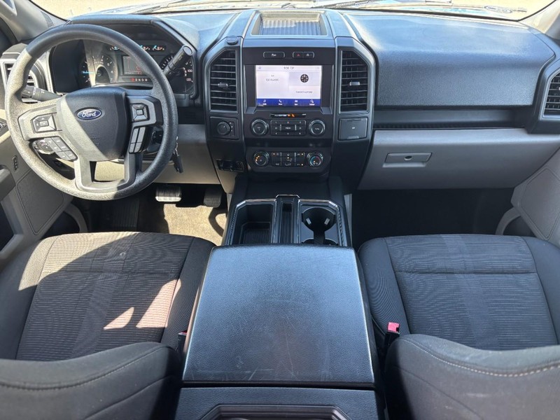 Ford F-150 Vehicle Full-screen Gallery Image 11
